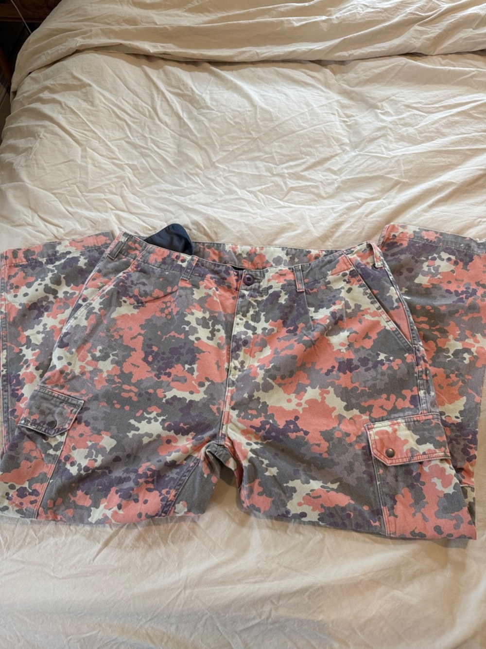 Men’s lost Pink Camo Cargo pants